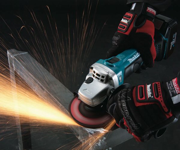 A Eletrônica Presidente é assistência técnica autorizada DeWALT, Black & Decker, Stanley e Vonder, além de revenda autorizada Makita. Especializada no conserto de televisores, micro-ondas, notebooks, controles remotos e na venda de peças e agulhas para máquinas de costura e máquinas de cuecas e meias. Atendemos Juiz de Fora e região.