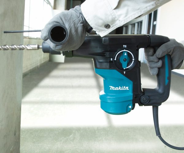 A Eletrônica Presidente é assistência técnica autorizada DeWALT, Black & Decker, Stanley e Vonder, além de revenda autorizada Makita. Especializada no conserto de televisores, micro-ondas, notebooks, controles remotos e na venda de peças e agulhas para máquinas de costura e máquinas de cuecas e meias. Atendemos Juiz de Fora e região.