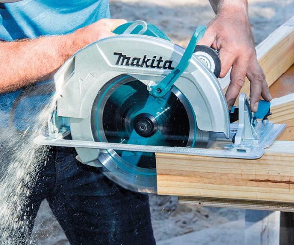 A Eletrônica Presidente é assistência técnica autorizada DeWALT, Black & Decker, Stanley e Vonder, além de revenda autorizada Makita. Especializada no conserto de televisores, micro-ondas, notebooks, controles remotos e na venda de peças e agulhas para máquinas de costura e máquinas de cuecas e meias. Atendemos Juiz de Fora e região.